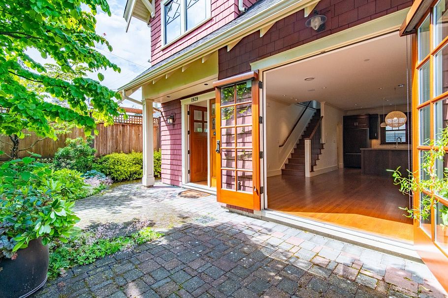 1929 W 15th Avenue Vancouver, BC - 3