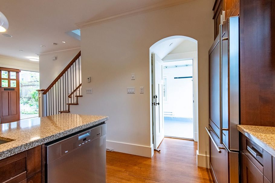 1929 W 15th Avenue Vancouver, BC - 11