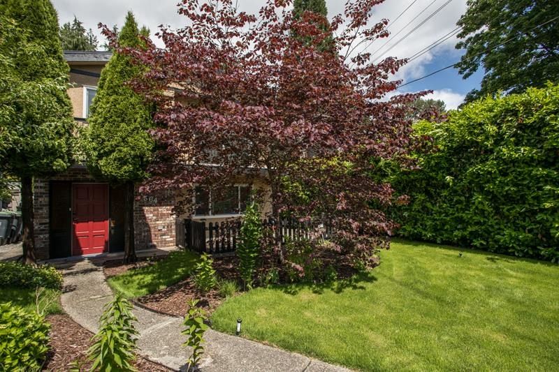 1564 Hope Road North Vancouver, BC - 1