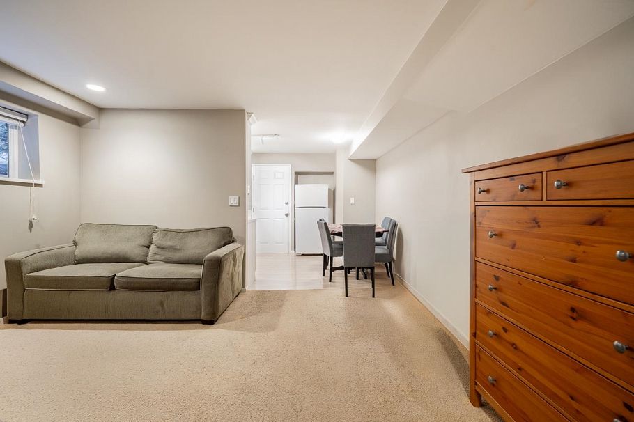 1358 E 14th Street North Vancouver, BC - 26