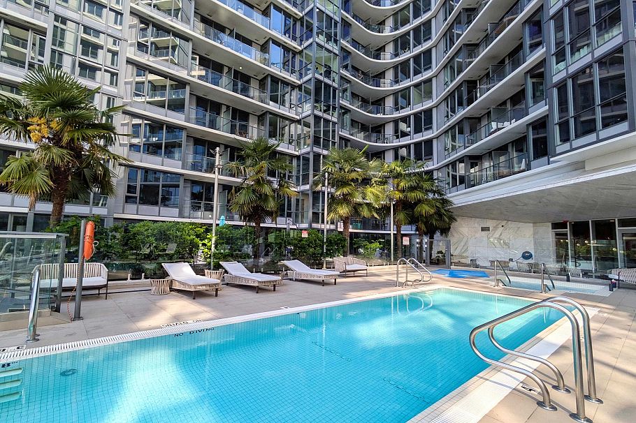 1221 68 Smithe Street Vancouver, BC - 13