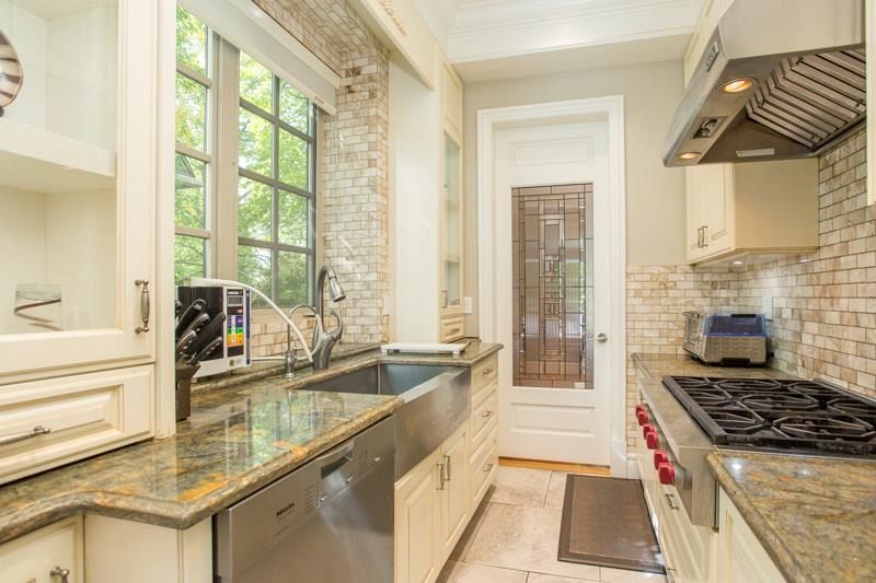 4416 W 11th Avenue Vancouver, BC - 9