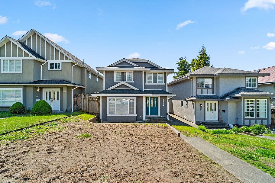 229 E 20th Street North Vancouver, BC - 1