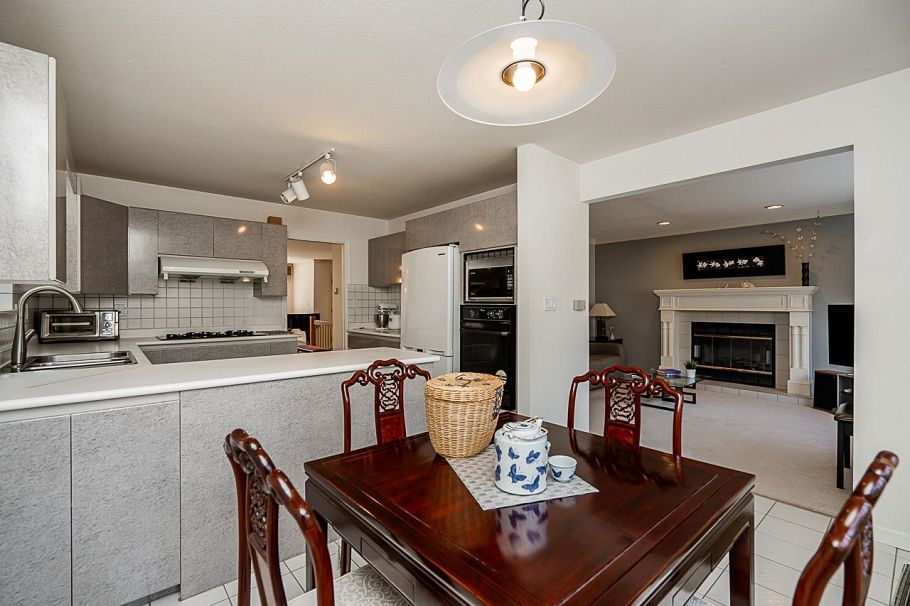 2133 W 49th Avenue Vancouver, BC - 11