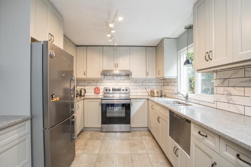 1564 Hope Road North Vancouver, BC - 24