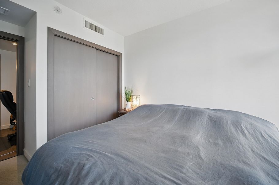 1221 68 Smithe Street Vancouver, BC - 9