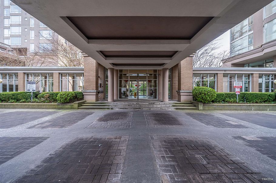 1902 2668 Ash Street Vancouver, BC - 2