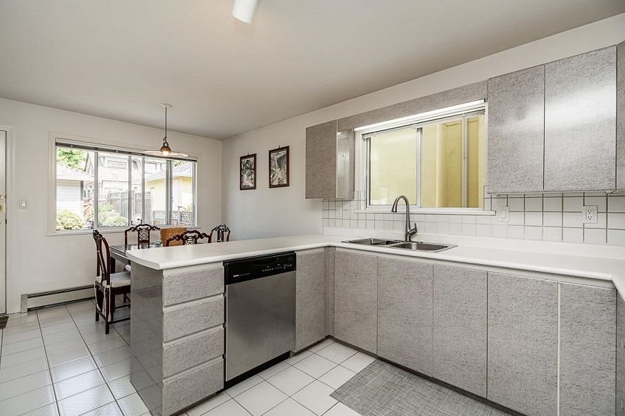 2133 W 49th Avenue Vancouver, BC - 6