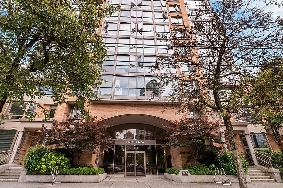 2203 1188 Richards Street Vancouver, BC - 1