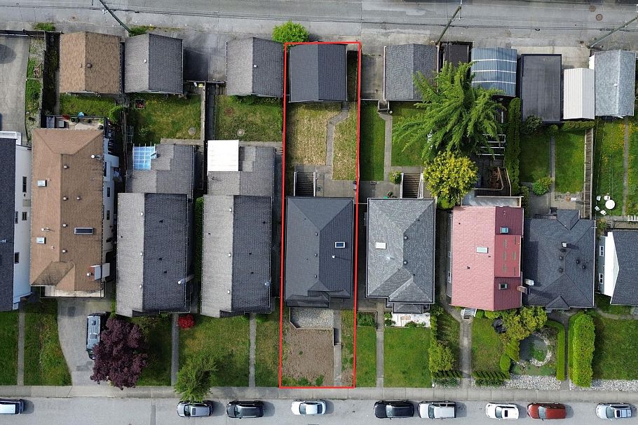 229 E 20th Street North Vancouver, BC - 14