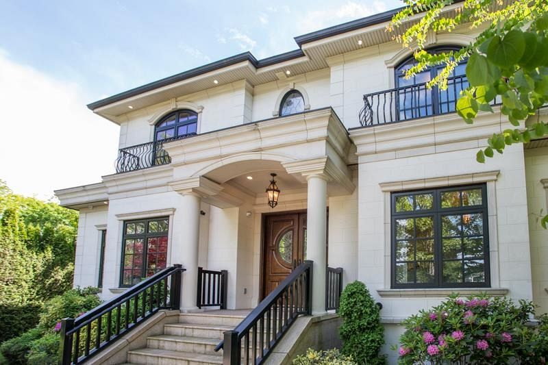 4416 W 11th Avenue Vancouver, BC - 1