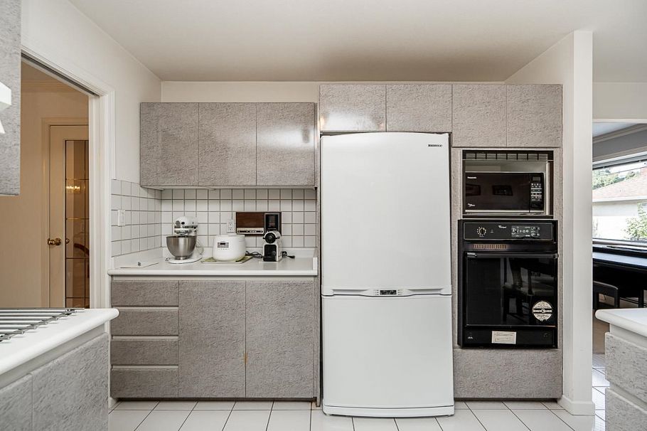 2133 W 49th Avenue Vancouver, BC - 8