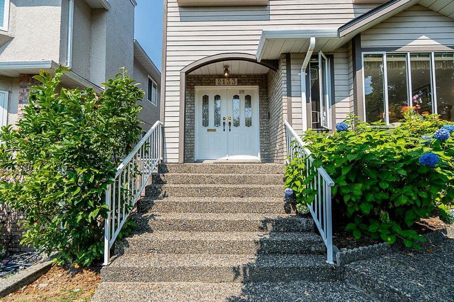 2133 W 49th Avenue Vancouver, BC - 39