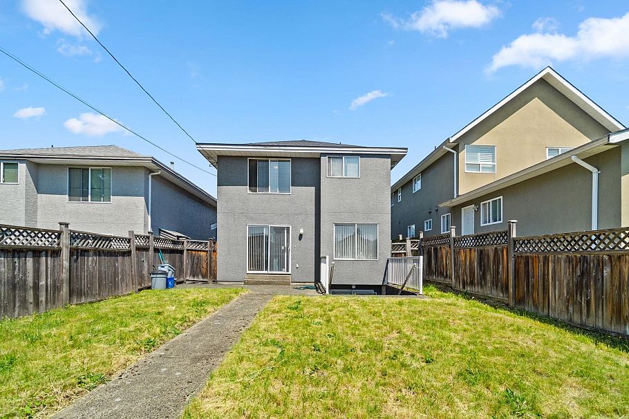 229 E 20th Street North Vancouver, BC - 9