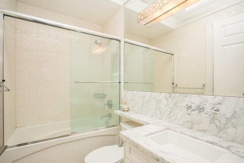 4416 W 11th Avenue Vancouver, BC - 20