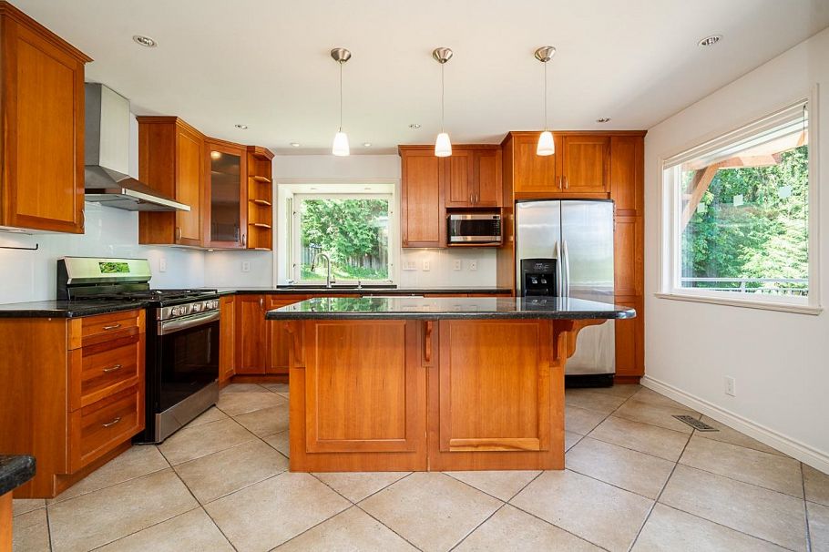 1358 E 14th Street North Vancouver, BC - 7