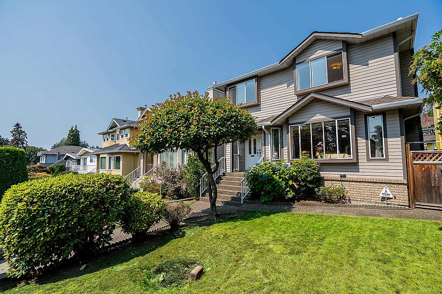 2133 W 49th Avenue Vancouver, BC - 38