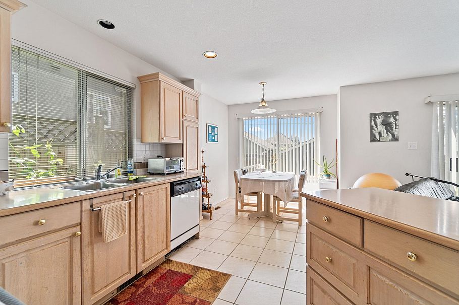 229 E 20th Street North Vancouver, BC - 4