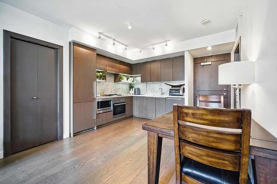 1221 68 Smithe Street Vancouver, BC - 4