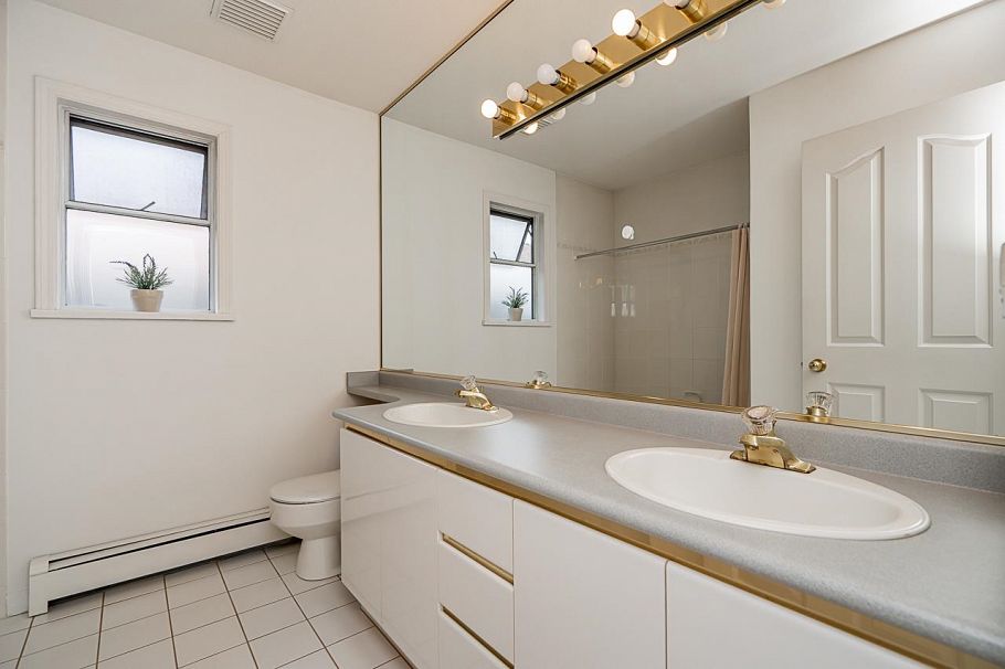 2133 W 49th Avenue Vancouver, BC - 23