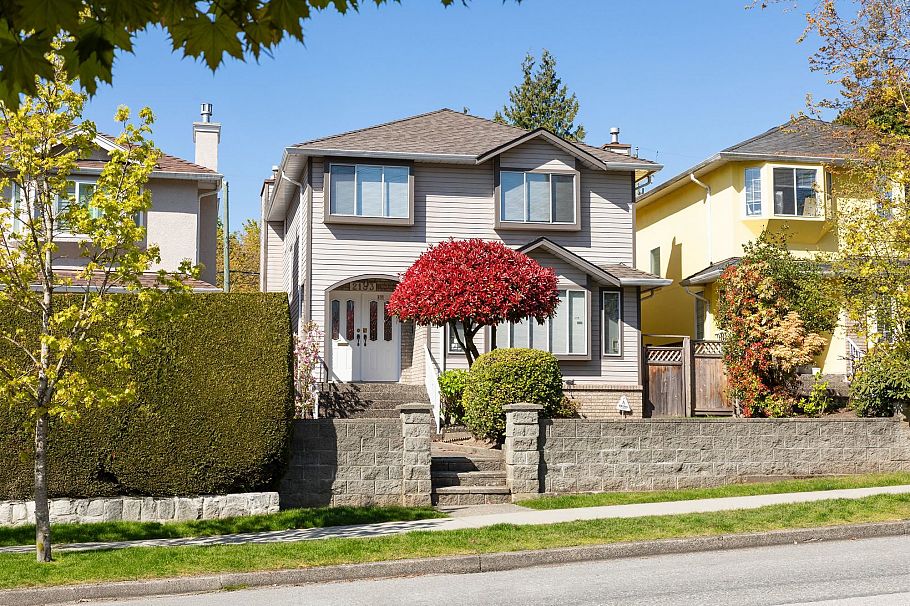 2133 W 49th Avenue Vancouver, BC - 1