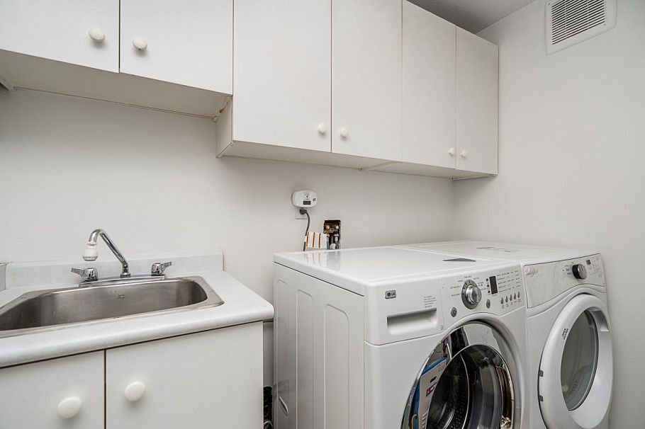 2133 W 49th Avenue Vancouver, BC - 29