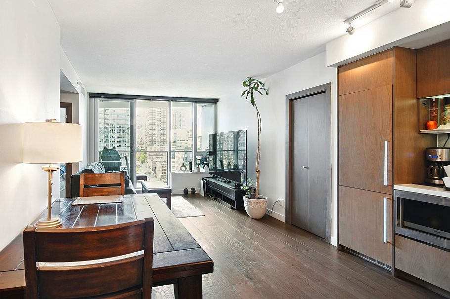 1221 68 Smithe Street Vancouver, BC - 6