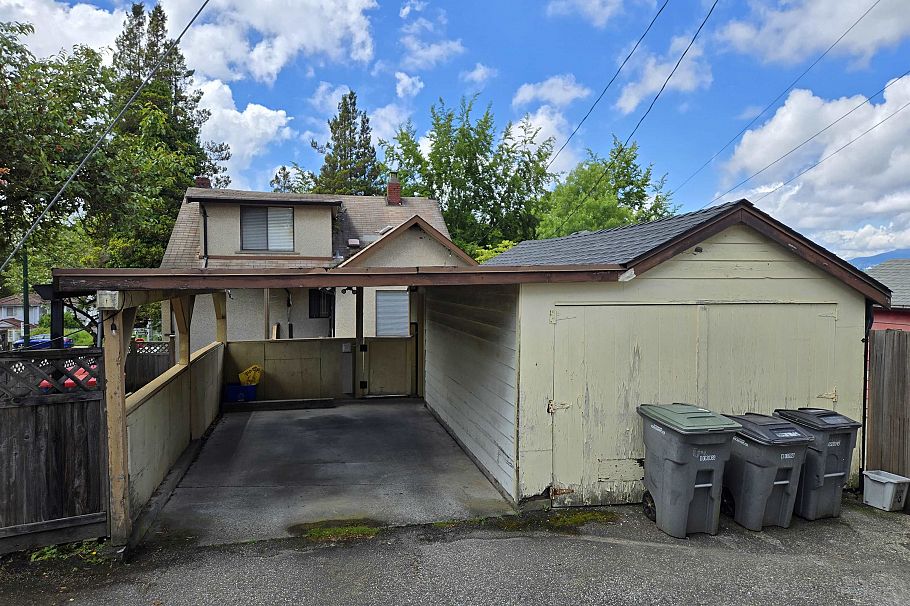 4390 Nanaimo Street Vancouver, BC - 4