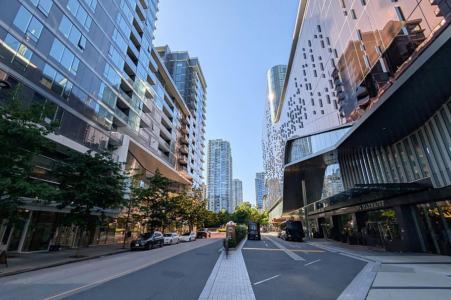 1221 68 Smithe Street Vancouver, BC - 15