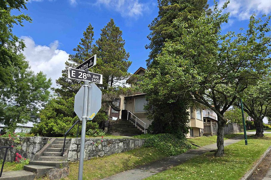 4390 Nanaimo Street Vancouver, BC - 3