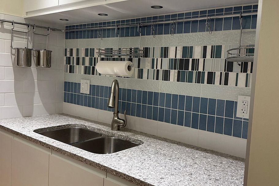 309 1422 E 3rd Avenue Vancouver, BC - 5