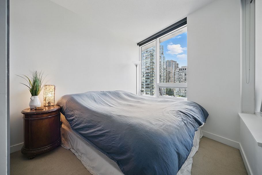 1221 68 Smithe Street Vancouver, BC - 7