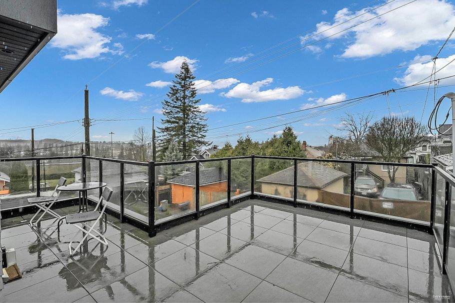 3429 Dundas Street Vancouver, BC - 5