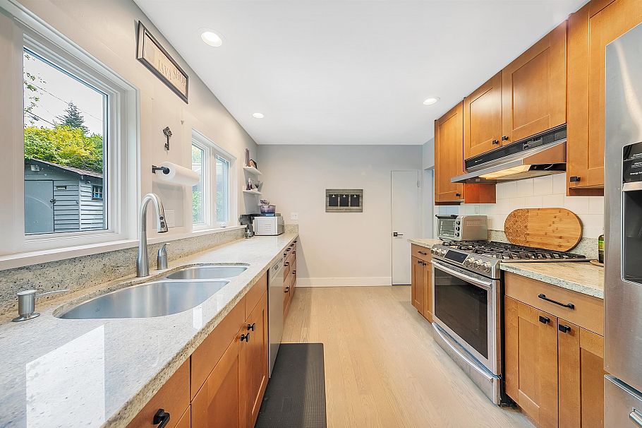 4106 Canterbury Crescent North Vancouver, BC - 14