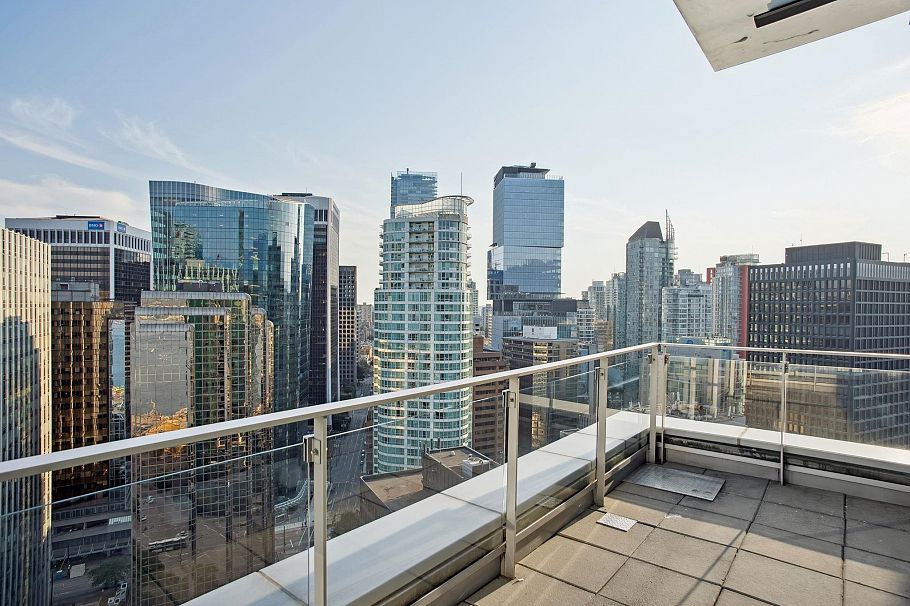 2601 277 Thurlow Street Vancouver, BC - 26