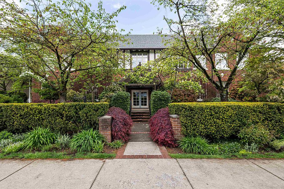 208 1811 W 16th Avenue Vancouver, BC - 1