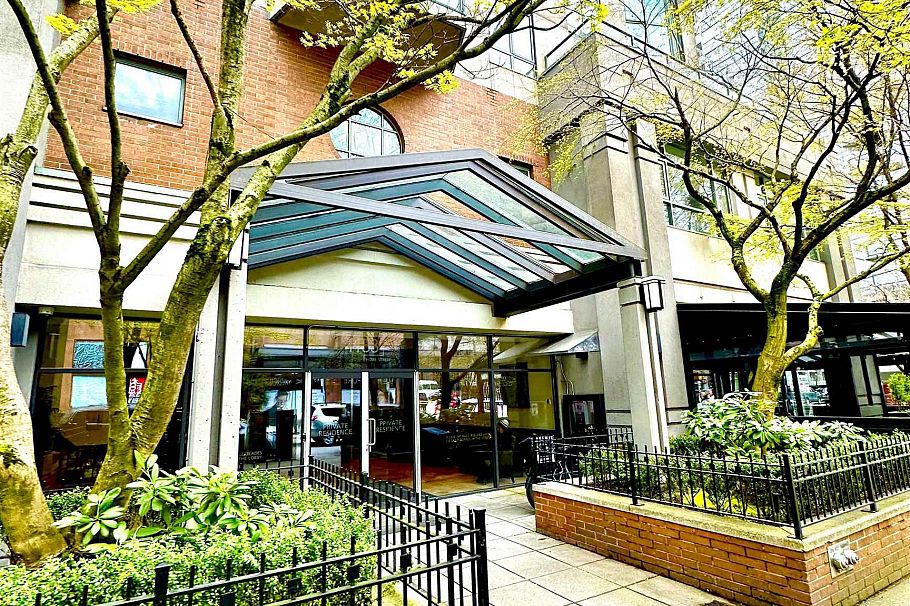 806 1188 Howe Street Vancouver, BC - 1