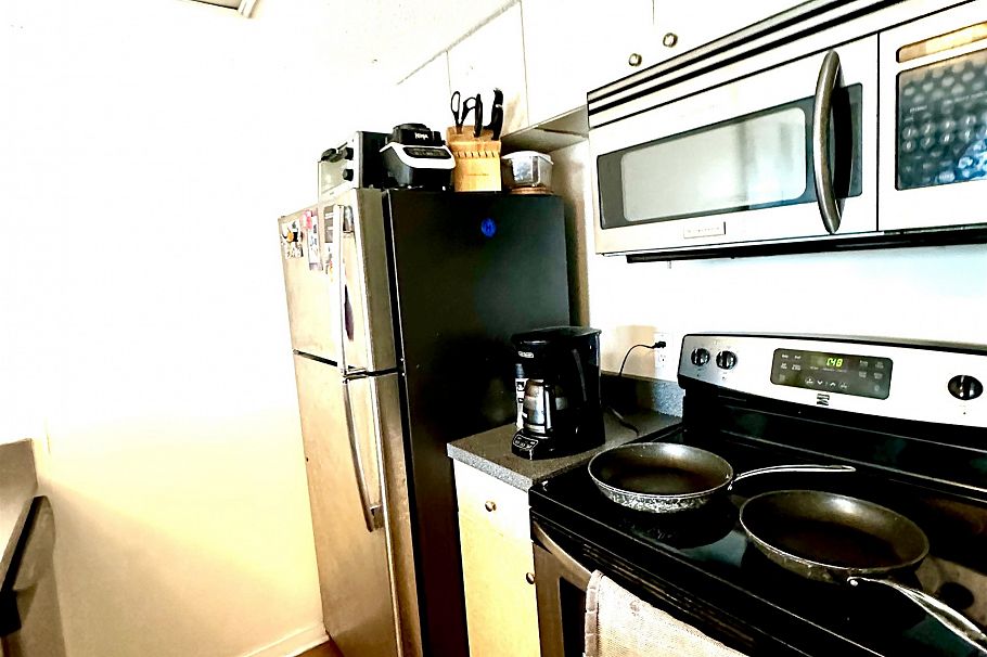 806 1188 Howe Street Vancouver, BC - 5