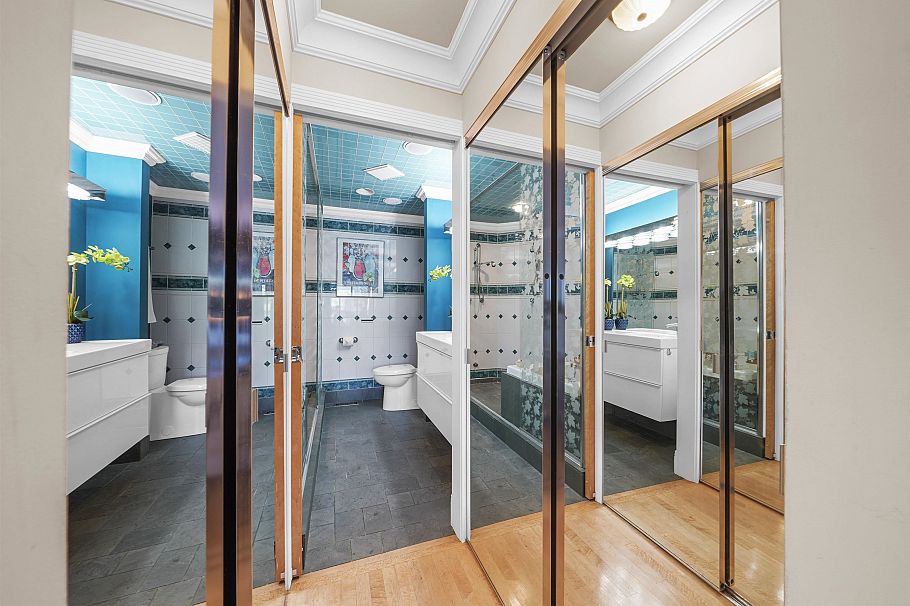 1130 Ironwork Passage Vancouver, BC - 24