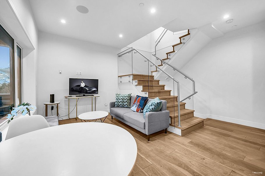 3433 Dundas Street Vancouver, BC - 14