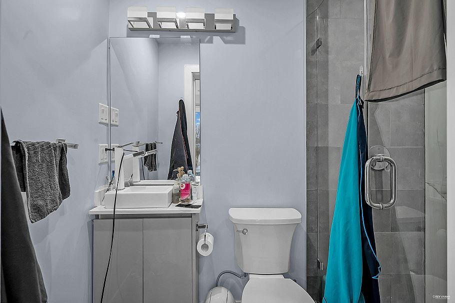 3429 Dundas Street Vancouver, BC - 20