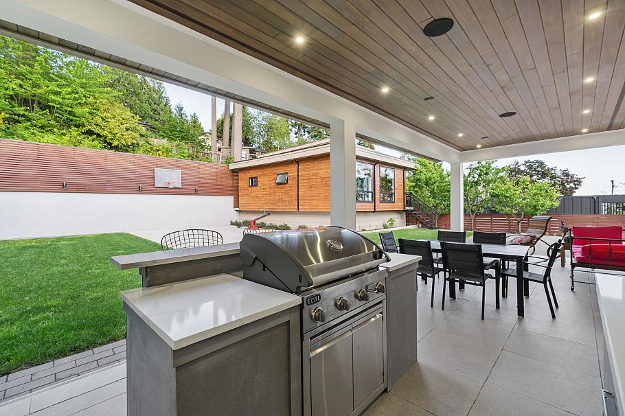 3980 Norwood Avenue North Vancouver, BC - 24