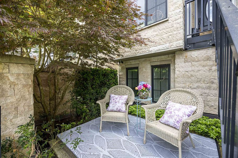 356 W 62nd Avenue Vancouver, BC - 4