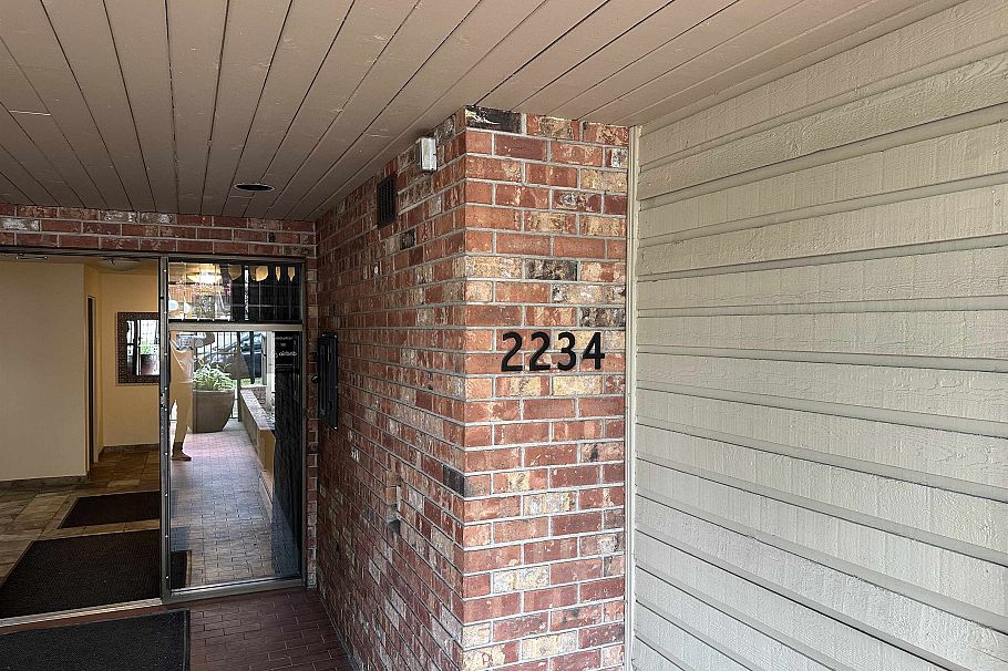 306 2234 Prince Albert Street Vancouver, BC - 25