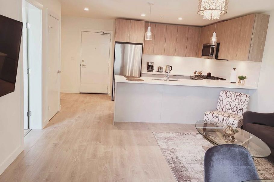 514 108 E 8th Street North Vancouver, BC - 8