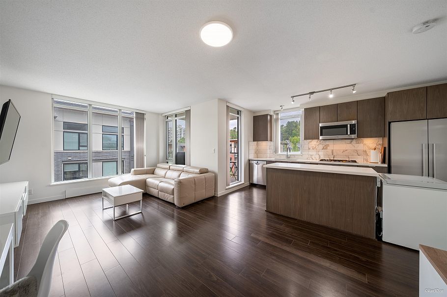 402 3162 Riverwalk Avenue Vancouver, BC - 4