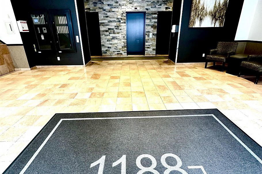 806 1188 Howe Street Vancouver, BC - 2