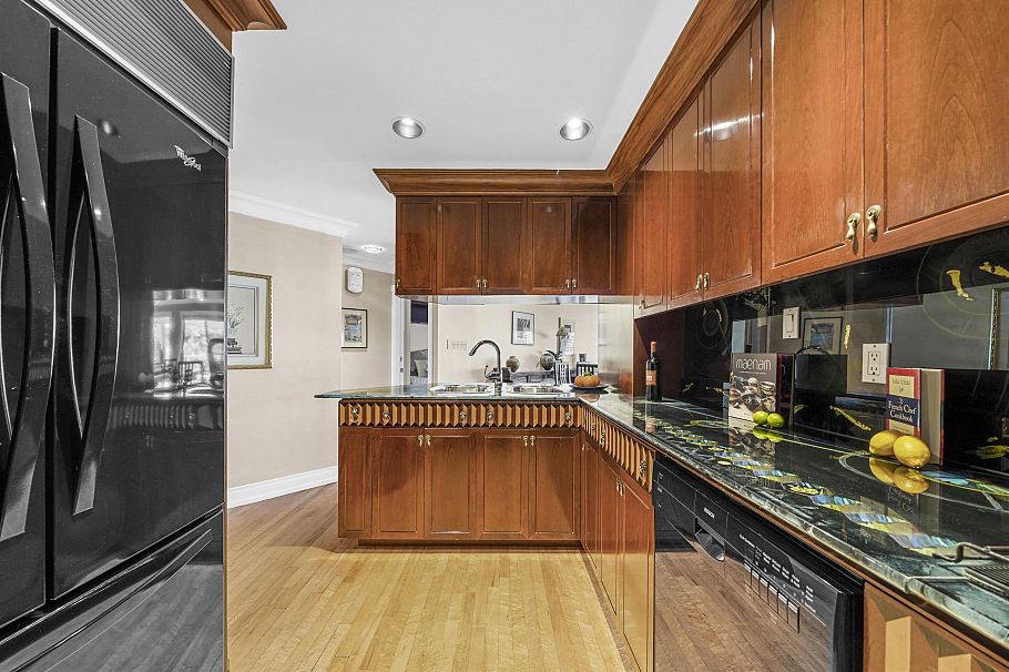 1130 Ironwork Passage Vancouver, BC - 20