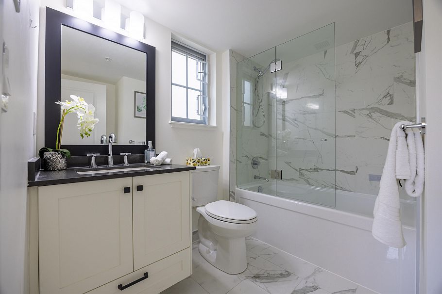 356 W 62nd Avenue Vancouver, BC - 23