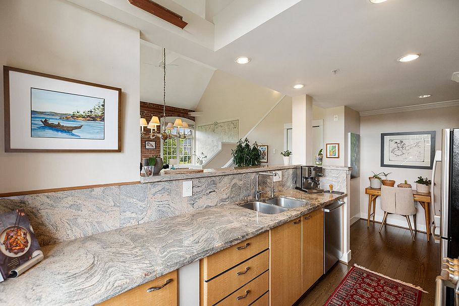 208 1811 W 16th Avenue Vancouver, BC - 3